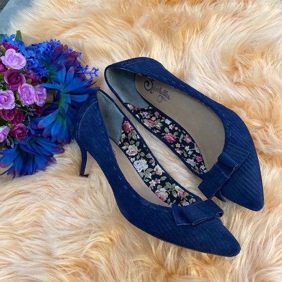 Seychelles Shoes - Seychelles Blue Bow Accent Kitten Heels Sz 8.5